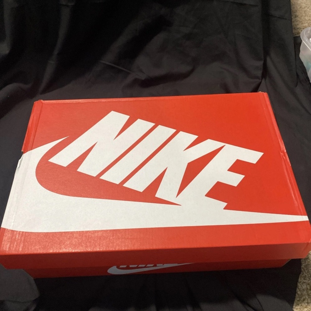 Size 13 - Nike Dunk Low Vast Grey Varsity Red - Picture 3 of 15